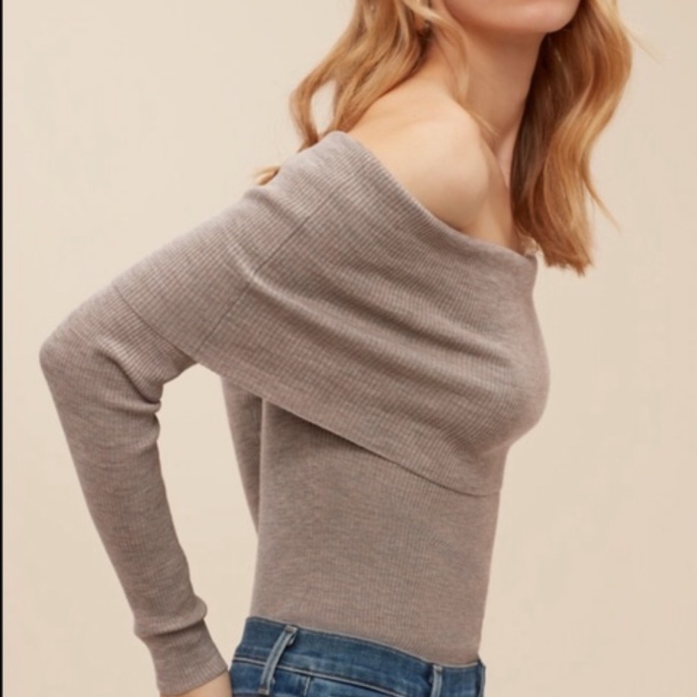Aritzia Wilfred croquis off the shoulder sweater